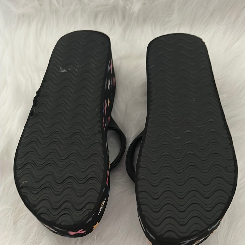 Muk Luks Women's Black Platform Flip Flops with Colorful Accents - Picture 6 of 6